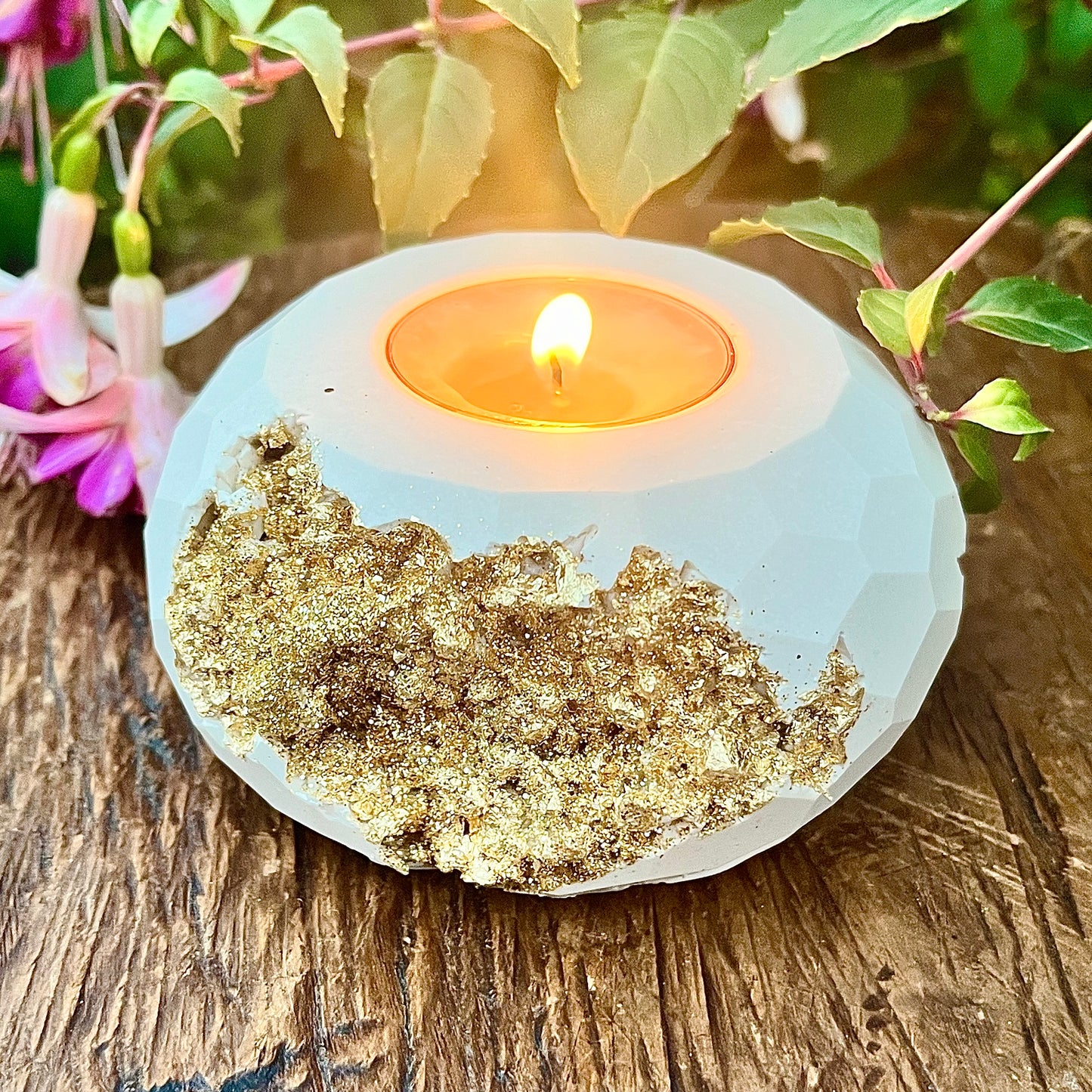 *MADE TO ORDER* Jesmonite geode crystal tealight holder