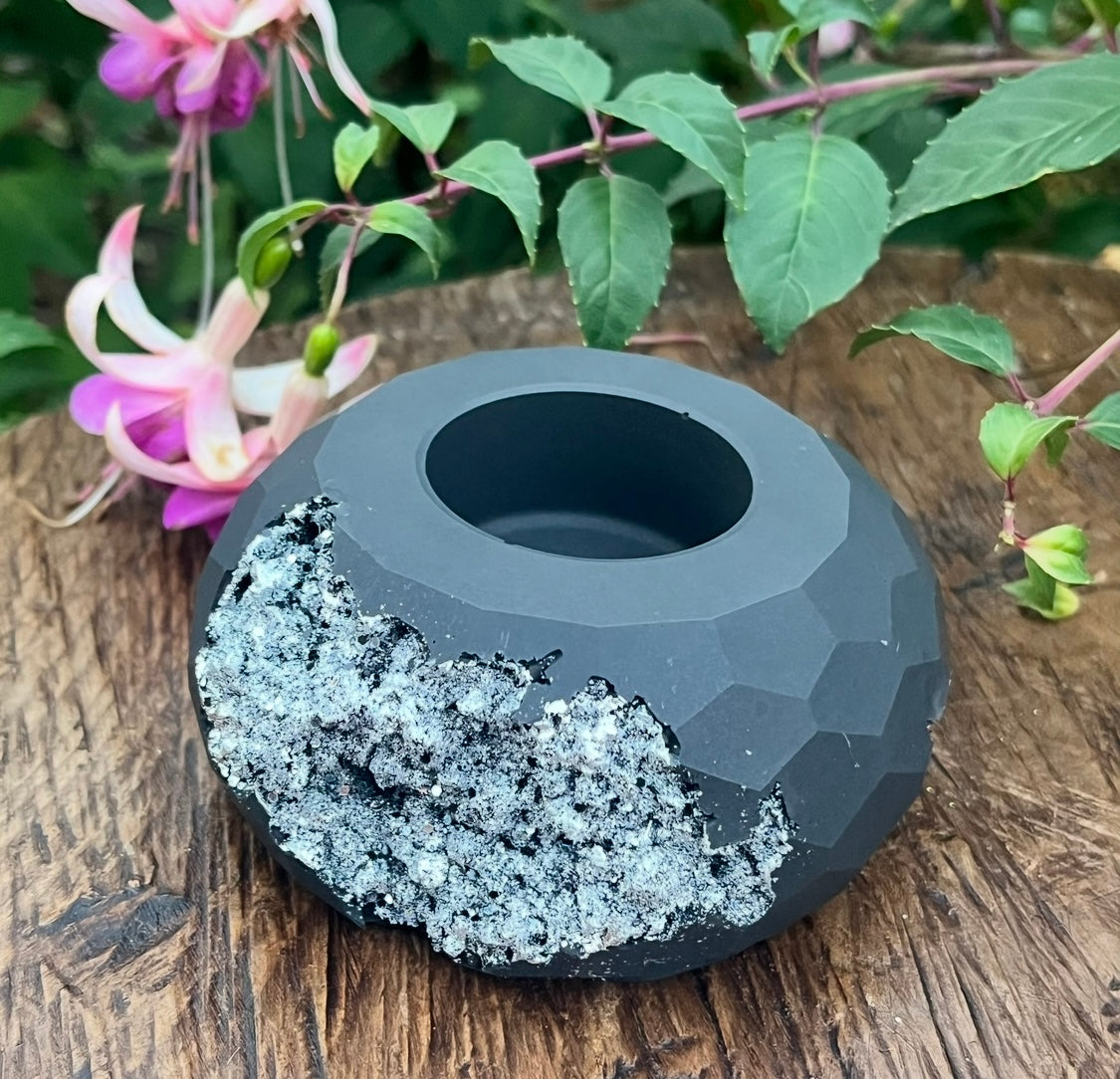 *MADE TO ORDER* Jesmonite geode crystal tealight holder