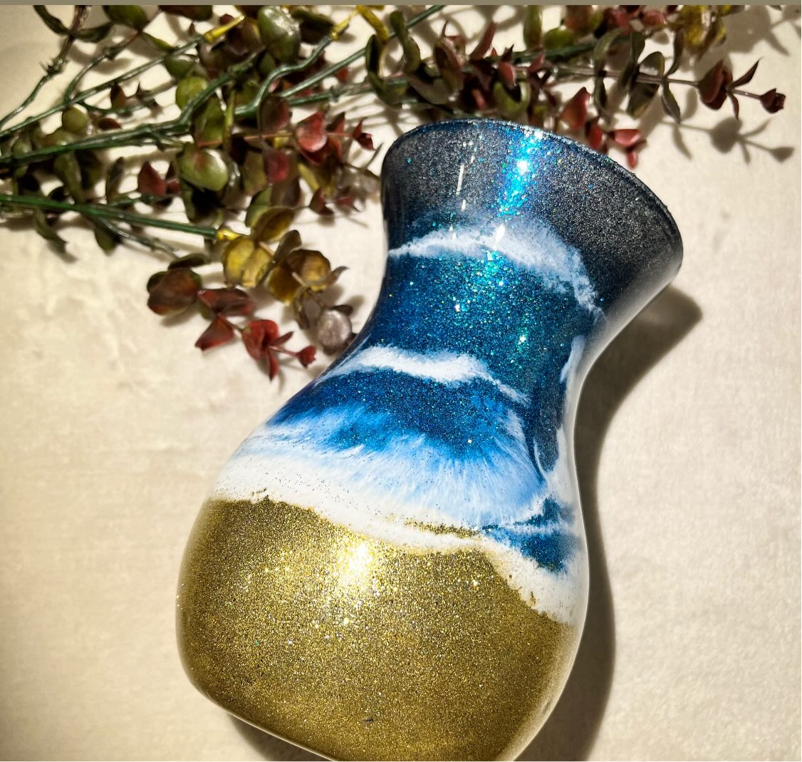 *MADE TO ORDER* Medium vase with full glitter base and ink drop